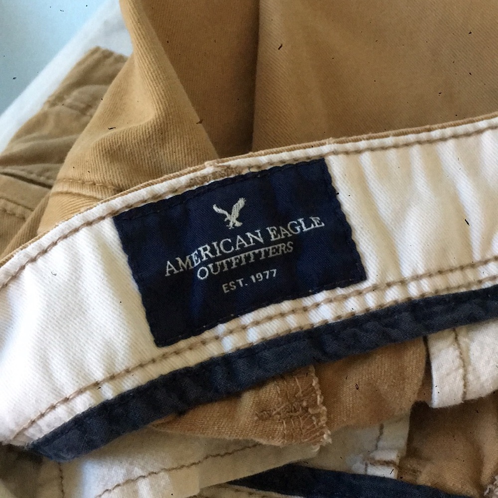 American eagle men’s khakis great condition